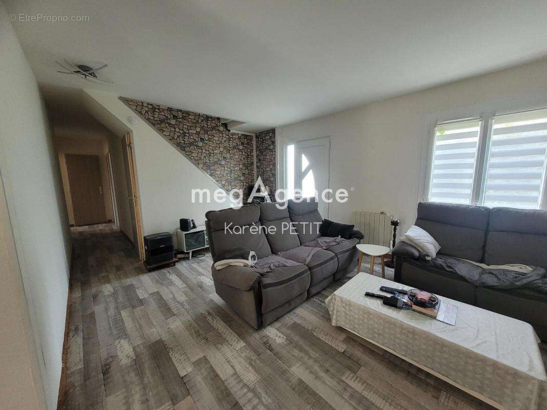 Maison à LE COUDRAY-SAINT-GERMER