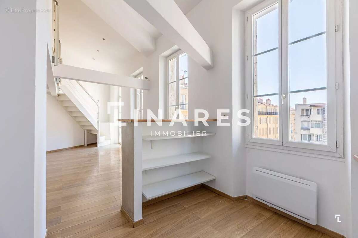 Appartement à MARSEILLE-2E