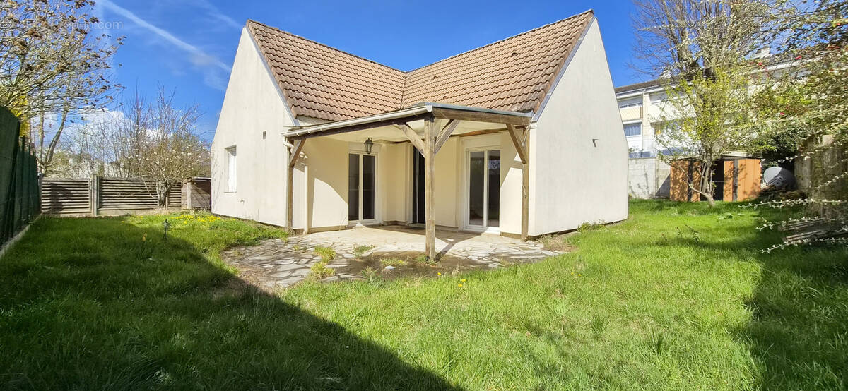 Maison à LOUVRES