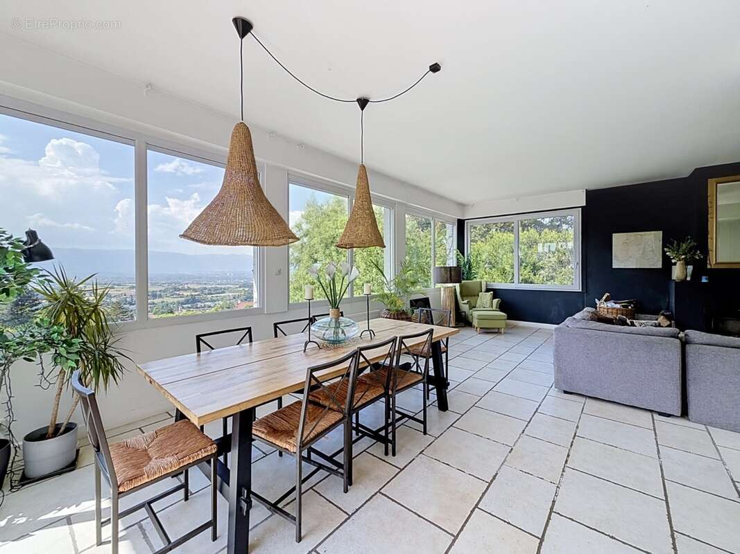 Propriété 7 pièces d'exception 380m2 avec terrain à construire 1000M2 sur les hauteurs de Collonges-sous-Salève – Calme, Vue Jur - photo 4