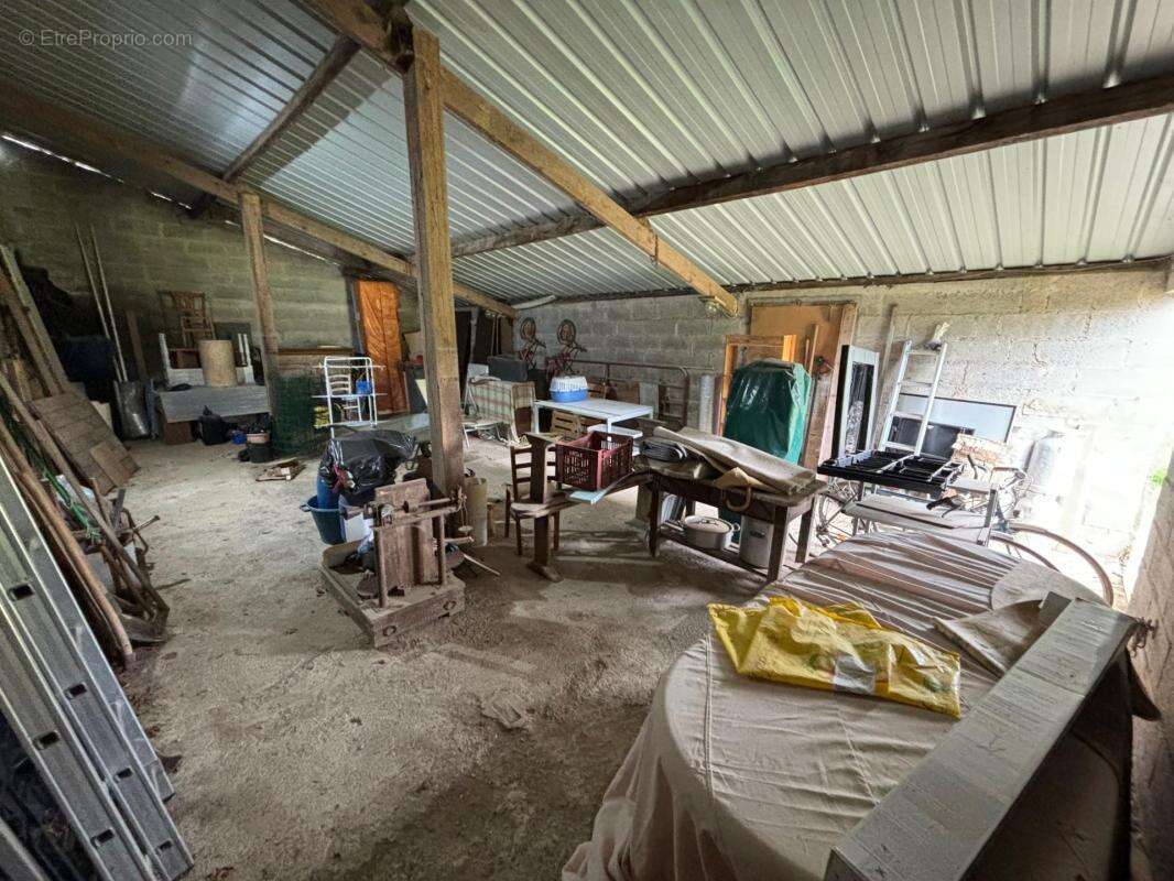 Maison avec dépendances et 6920 m² de terrain - photo 13