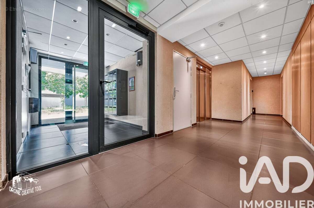 Appartement 64 m² à Sainte-Ruffine  - photo 7