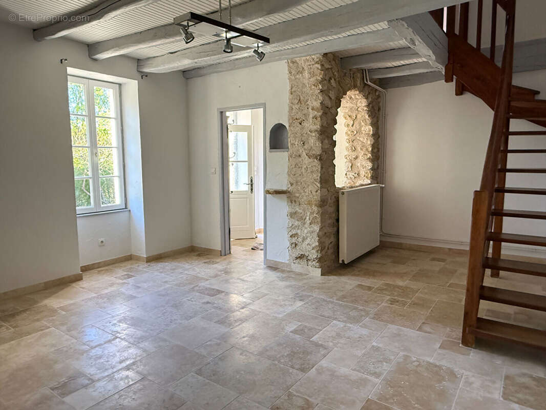 Maison à NIEUIL-L'ESPOIR