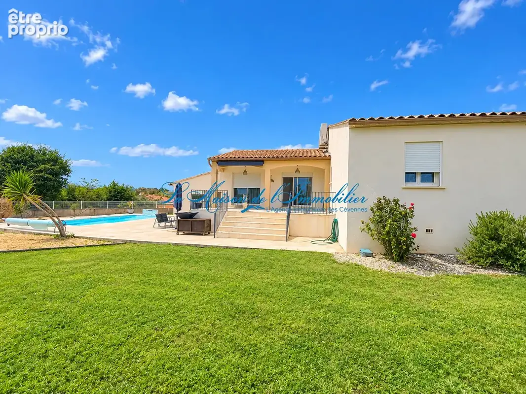 LEDIGNAN, villa avec de belles finitions de type F4 avec piscine chauffée sur 2026 m2 de terrain paysagé - photo 3