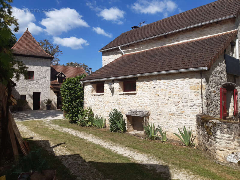 Maison à SALVAGNAC-CAJARC