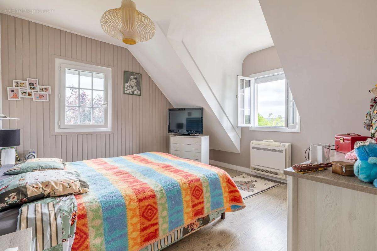 Maison à BREUX-JOUY