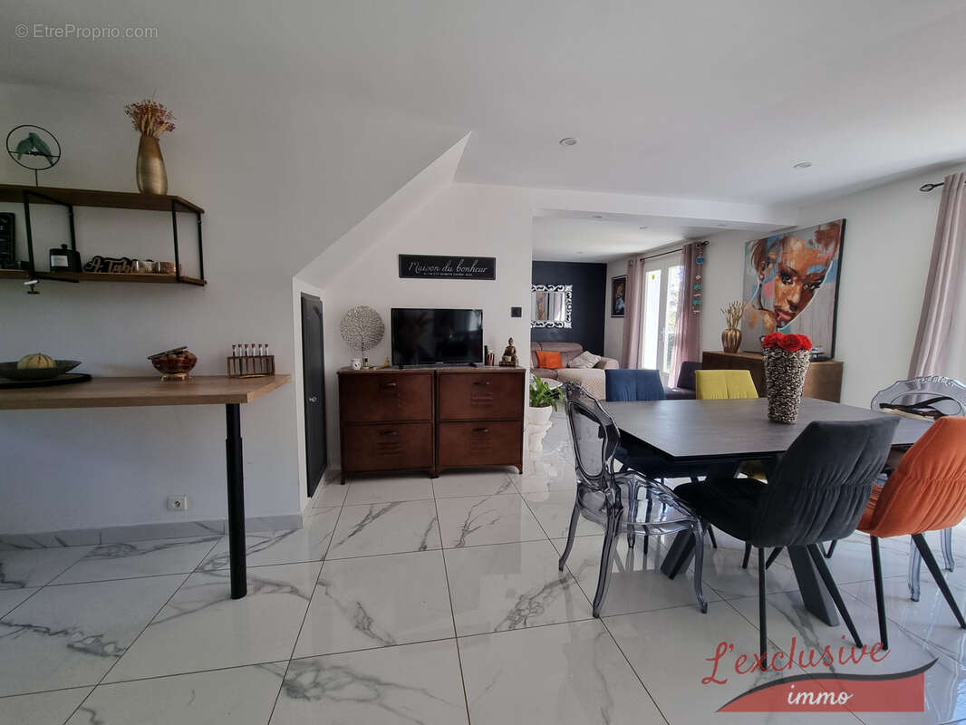 Maison à SAINT-JULIEN