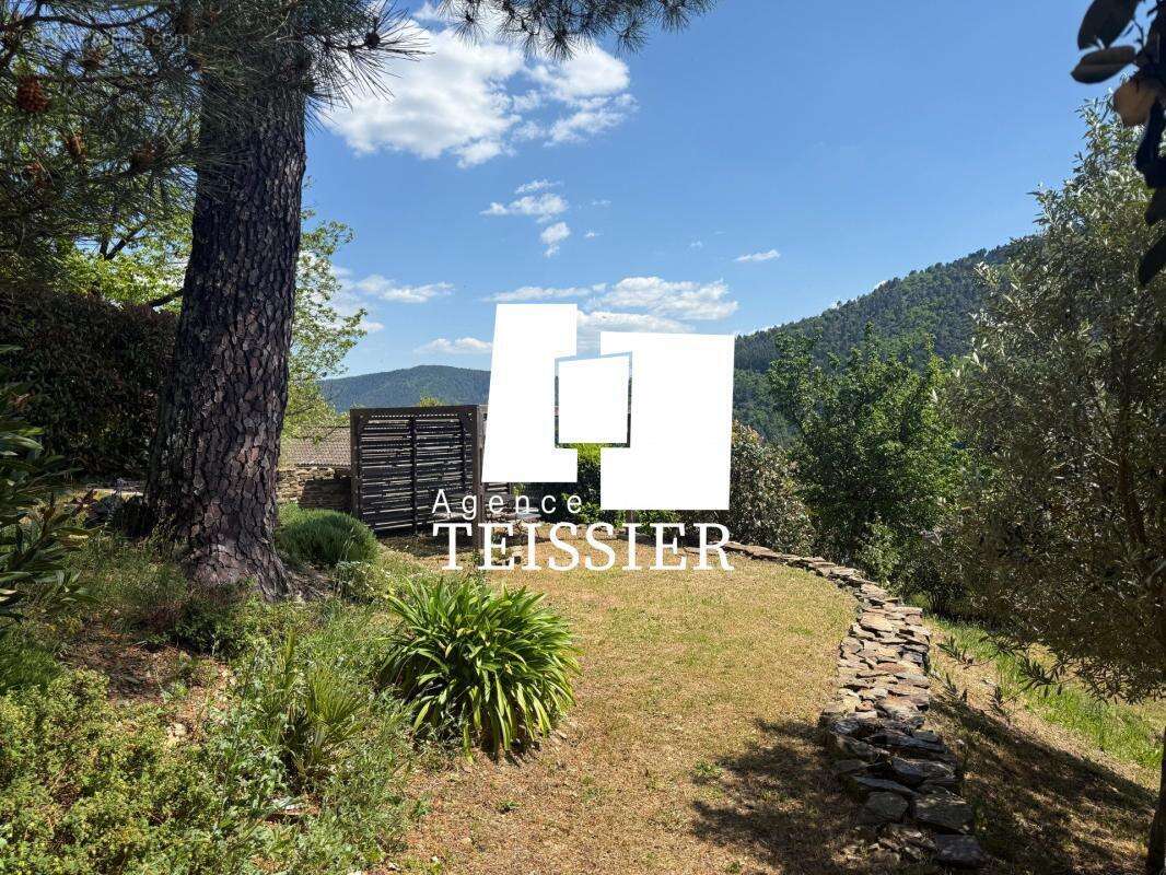 Maison à SAINT-MELANY