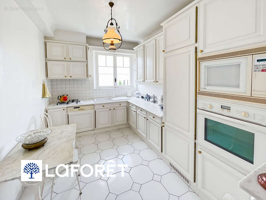 Maison à SAINTE-GENEVIEVE-DES-BOIS