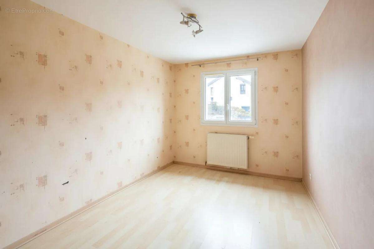 Appartement à SERGY