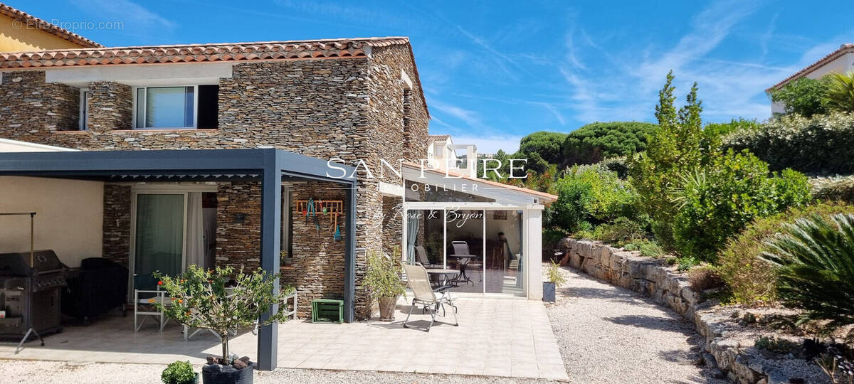 Maison à LES ISSAMBRES