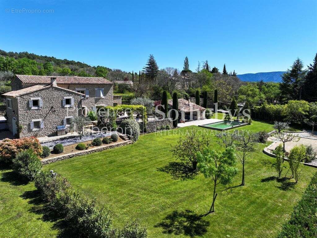Maison à GORDES