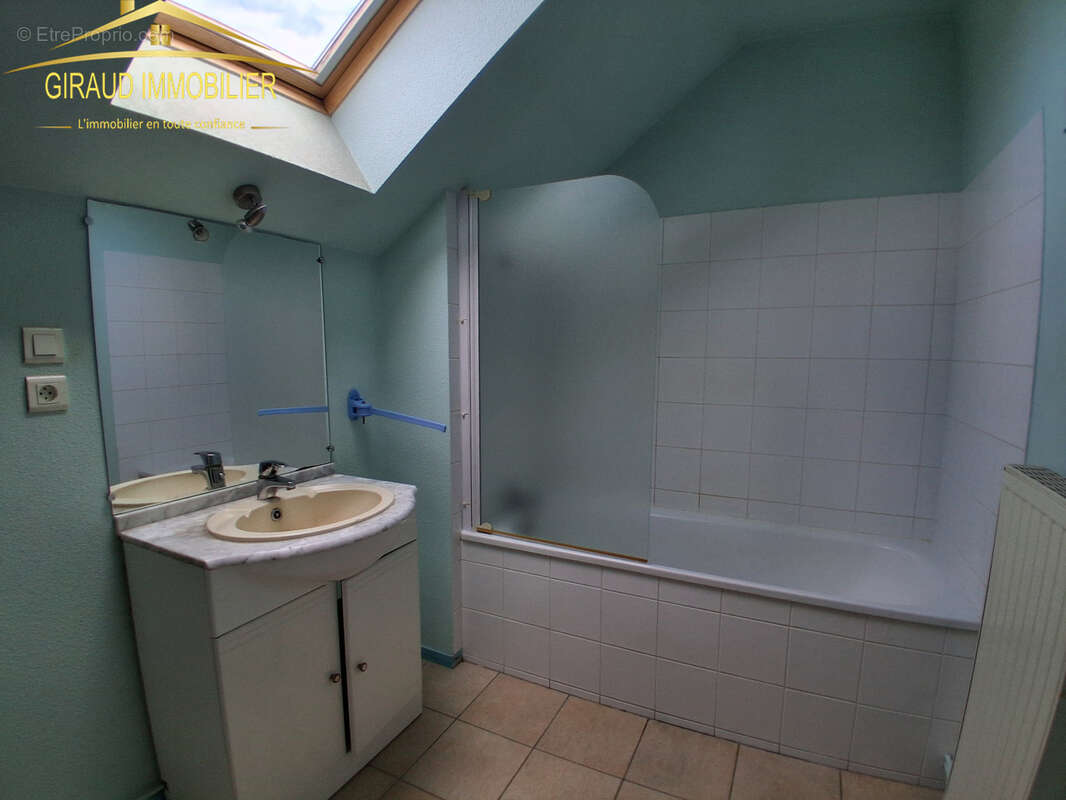 Appartement à CHARLIEU