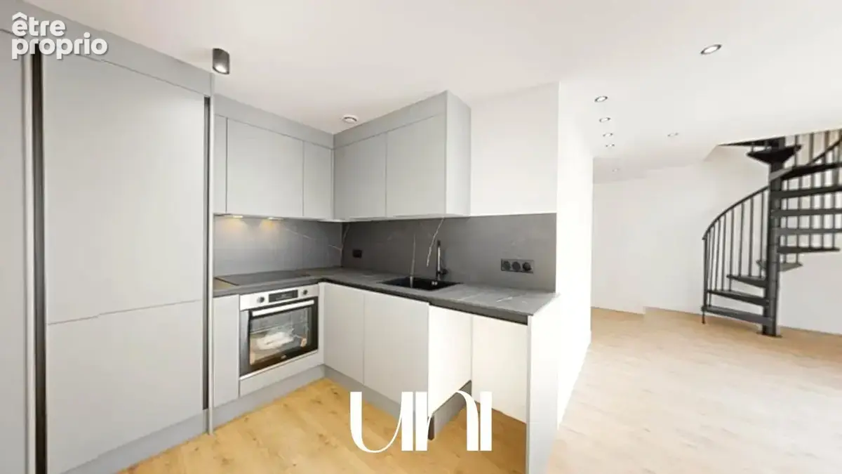 Duplex 2 pièces entièrement rénové avec place de parking - Bayeux - photo 18