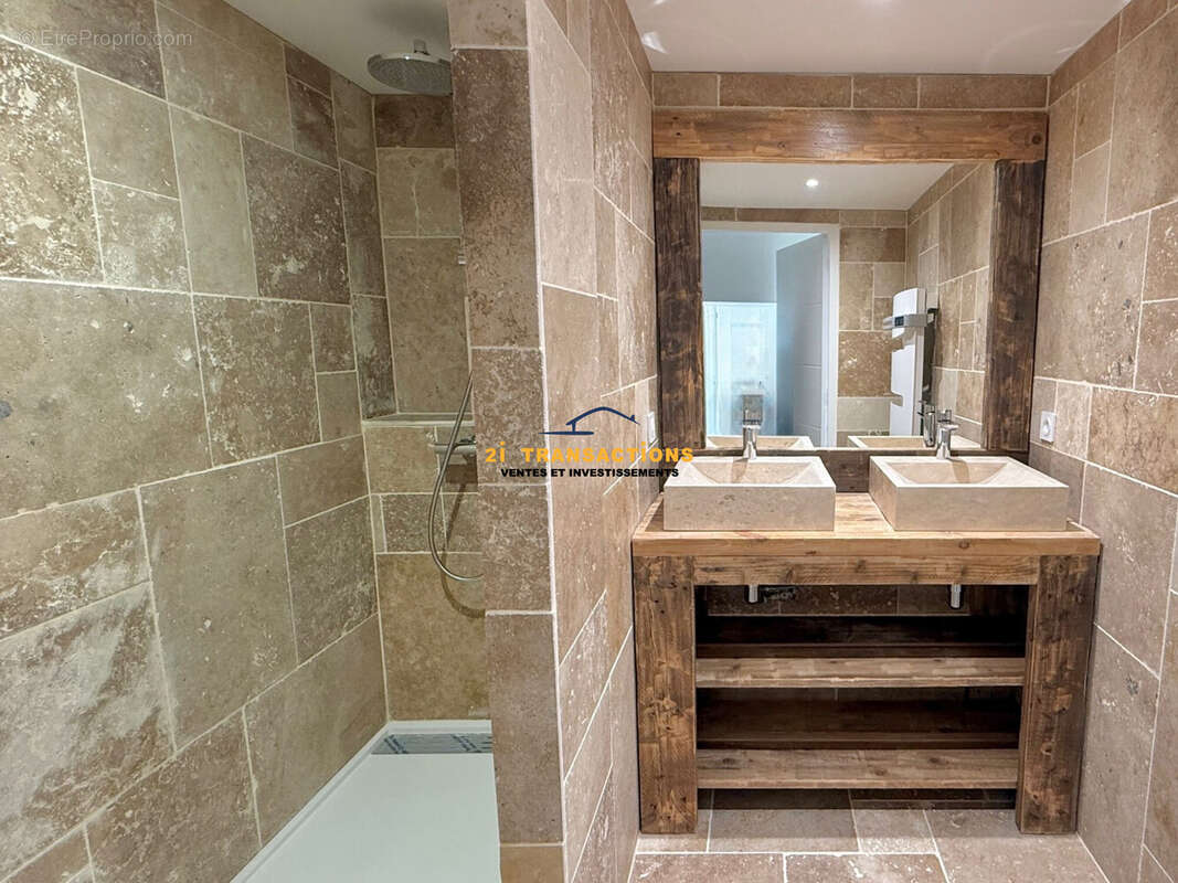 Appartement à LA TOUR-EN-JAREZ