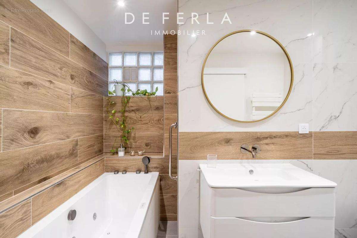 Appartement à PARIS-7E