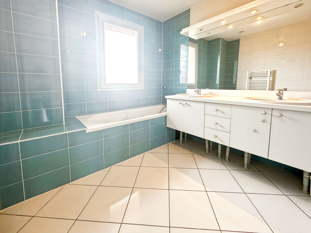 Maison à PREVESSIN-MOENS