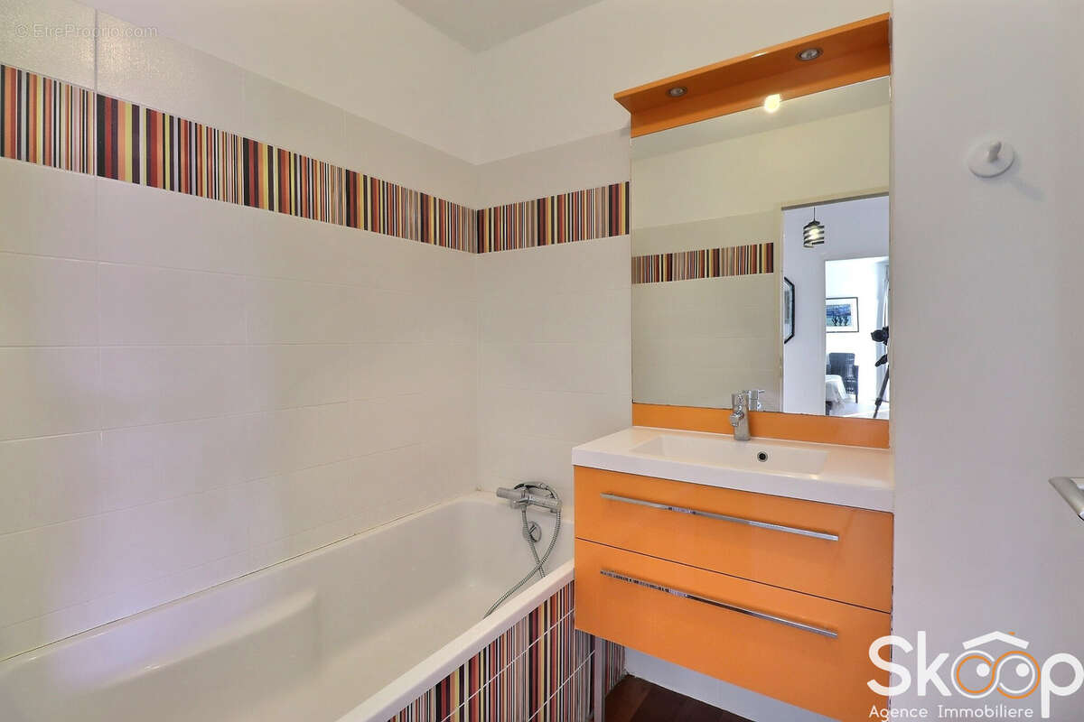 Appartement à MAUGUIO