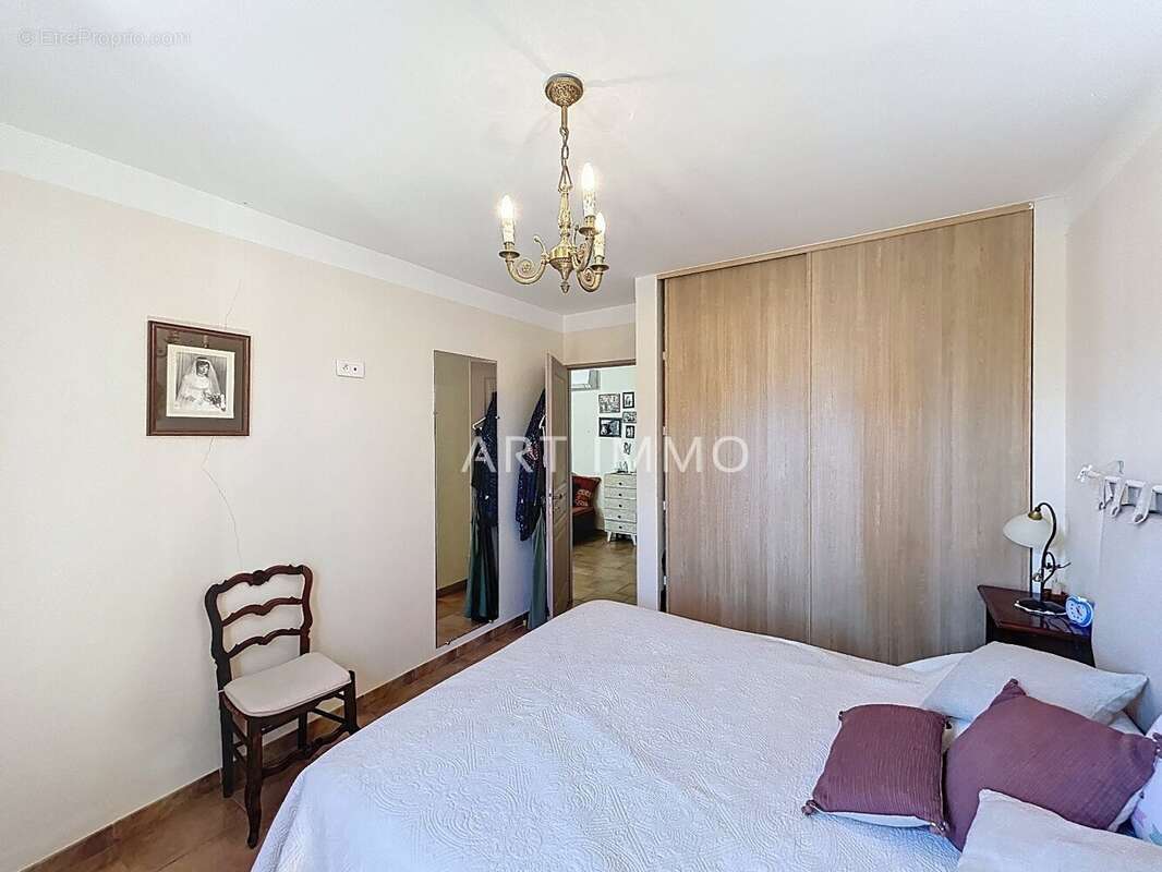 A vendre mas du xviii siecle sur pres d'un hectare de terrain avec piscine - photo 17