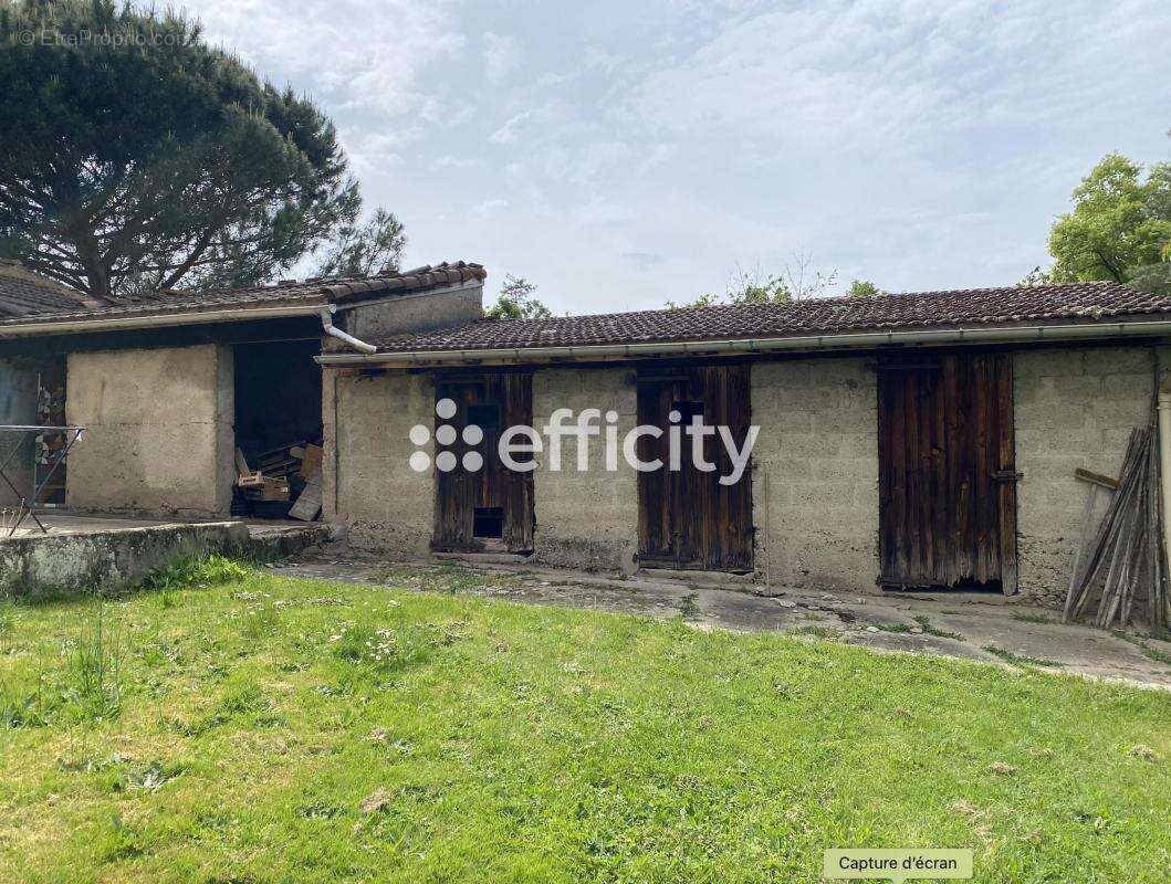 Maison 150 m² à Feurs  - photo 20