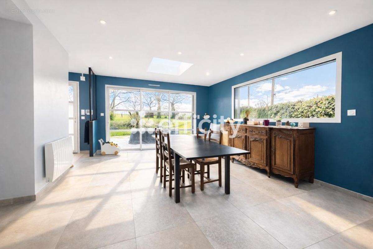 Maison à PIRE-SUR-SEICHE