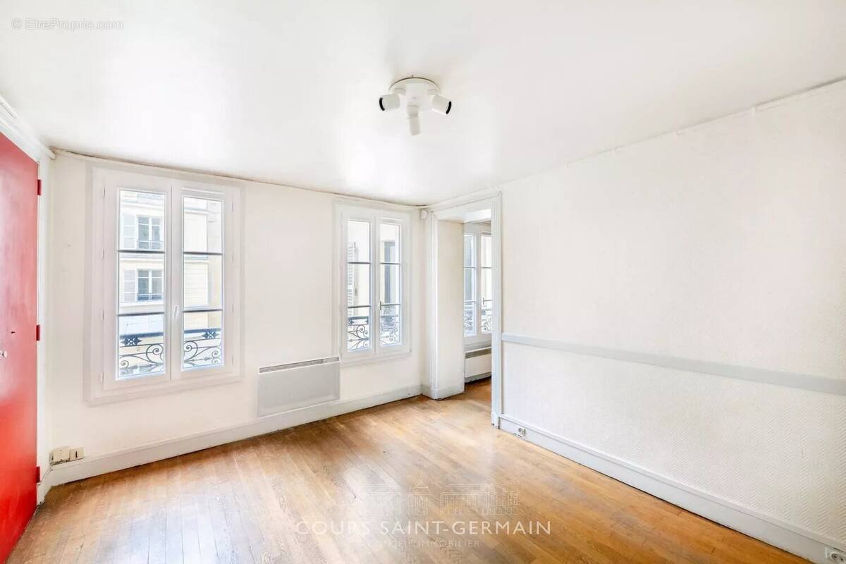 Appartement à PARIS-3E