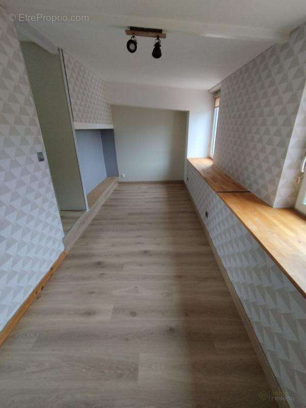 Maison à CREVECOEUR-LE-GRAND