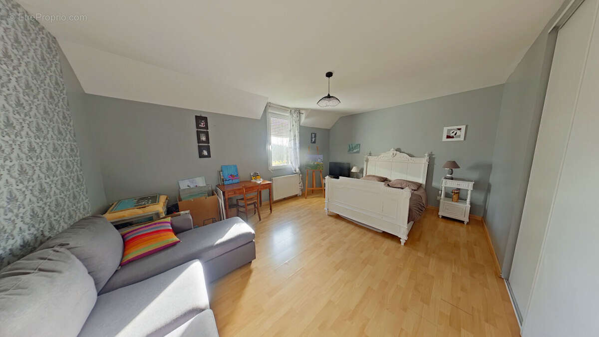 Maison à SAINT-EPAIN