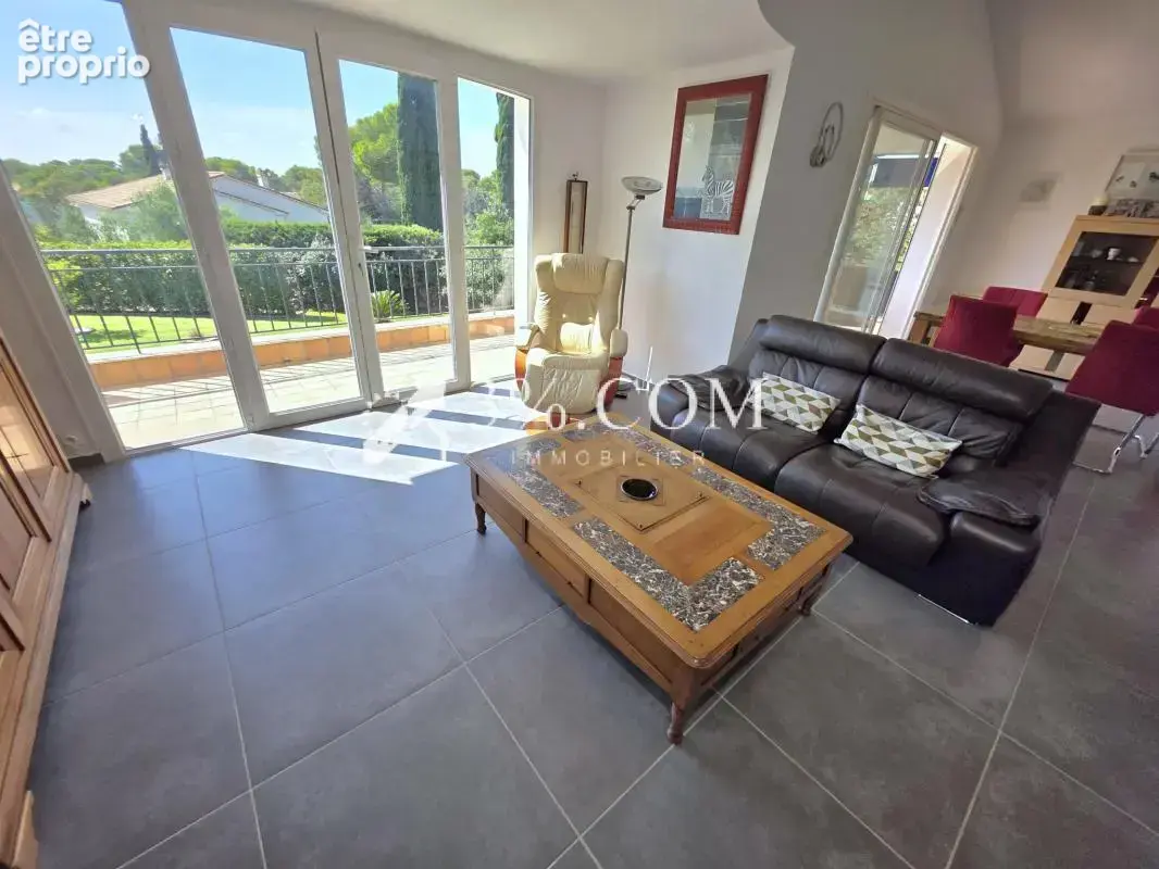 Villa rénovée avec piscine et vue mer à Boulouris - photo 7