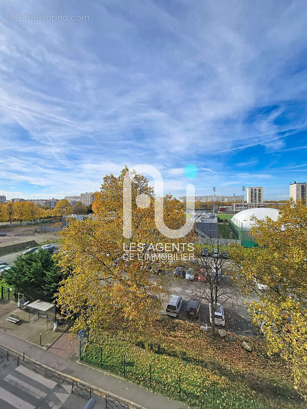 Appartement à VILLENEUVE-LA-GARENNE