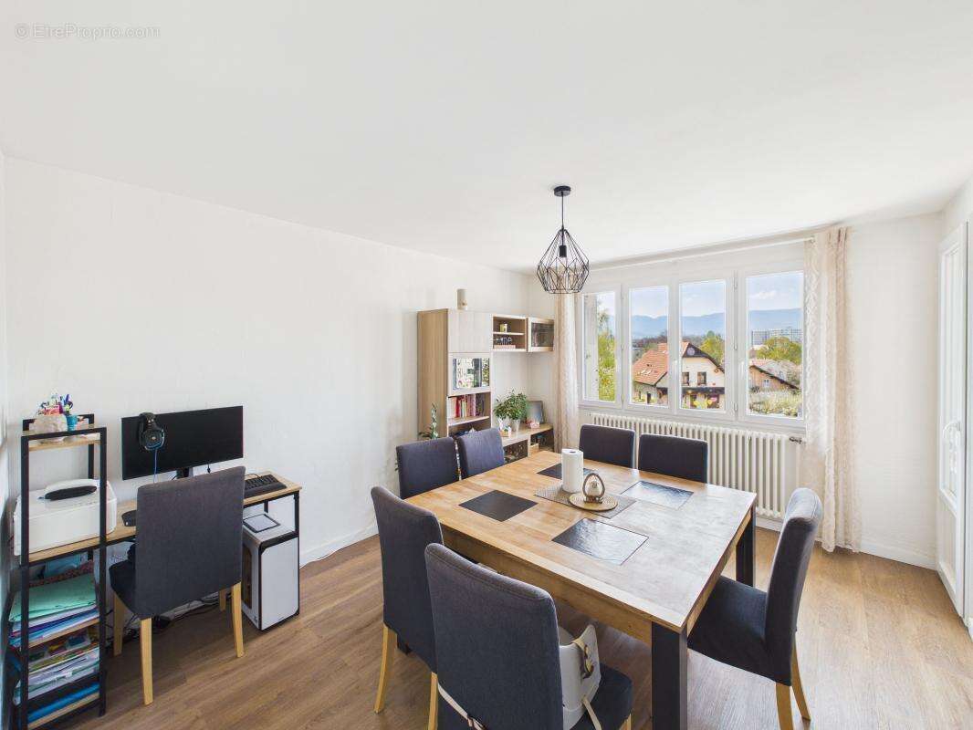Appartement à BARBERAZ