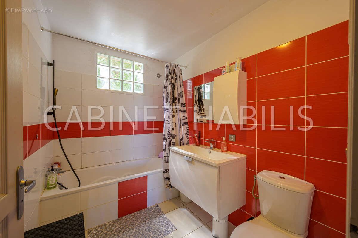 A vendre - villa de t6  de 248 m2 environ - le tampon - 728 000 € - photo 13