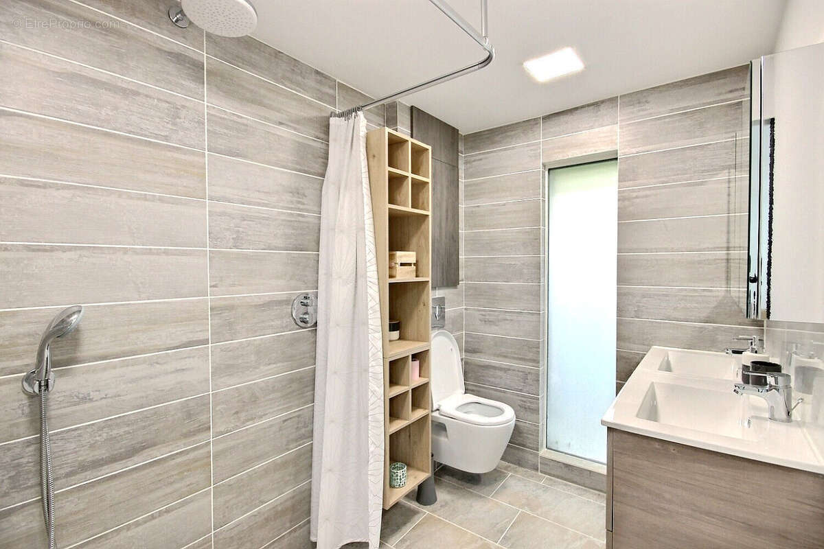 Appartement à FRESNES