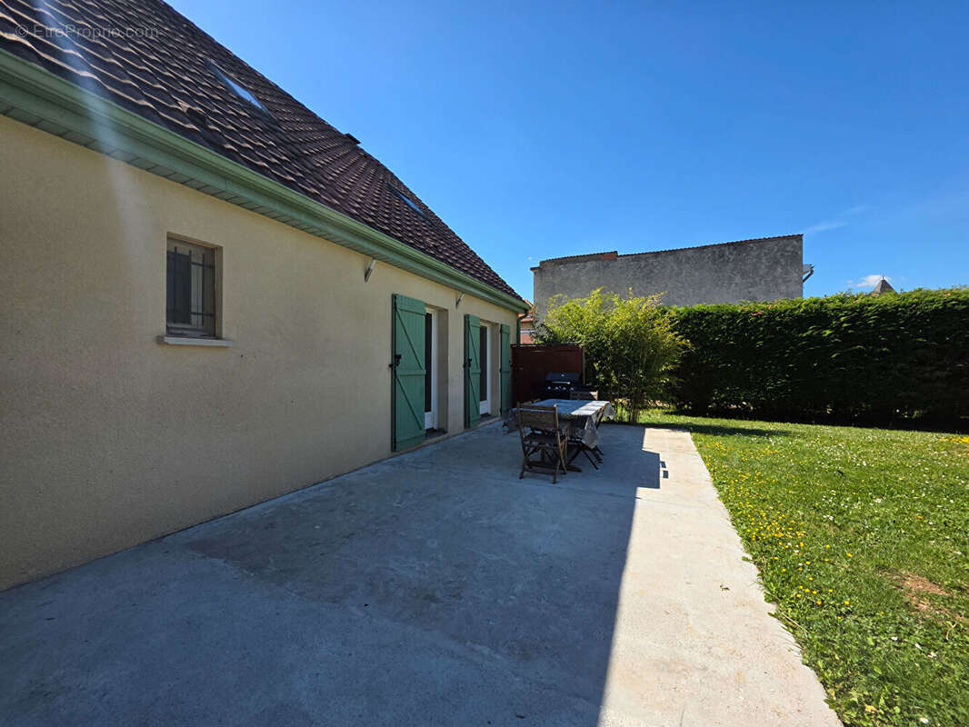 Maison à GENLIS