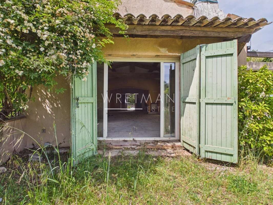 Maison à CHATEAUNEUF-GRASSE