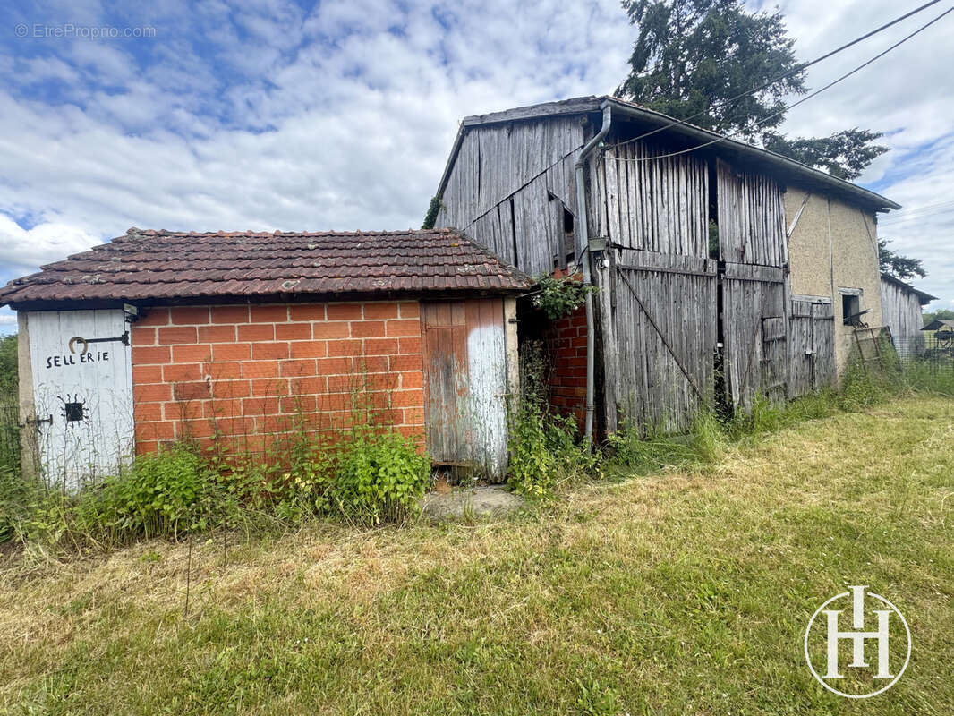 Maison à LURCY-LEVIS