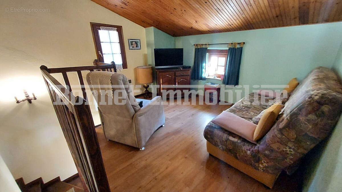 Maison à SAINT-FERREOL-TRENTE-PAS