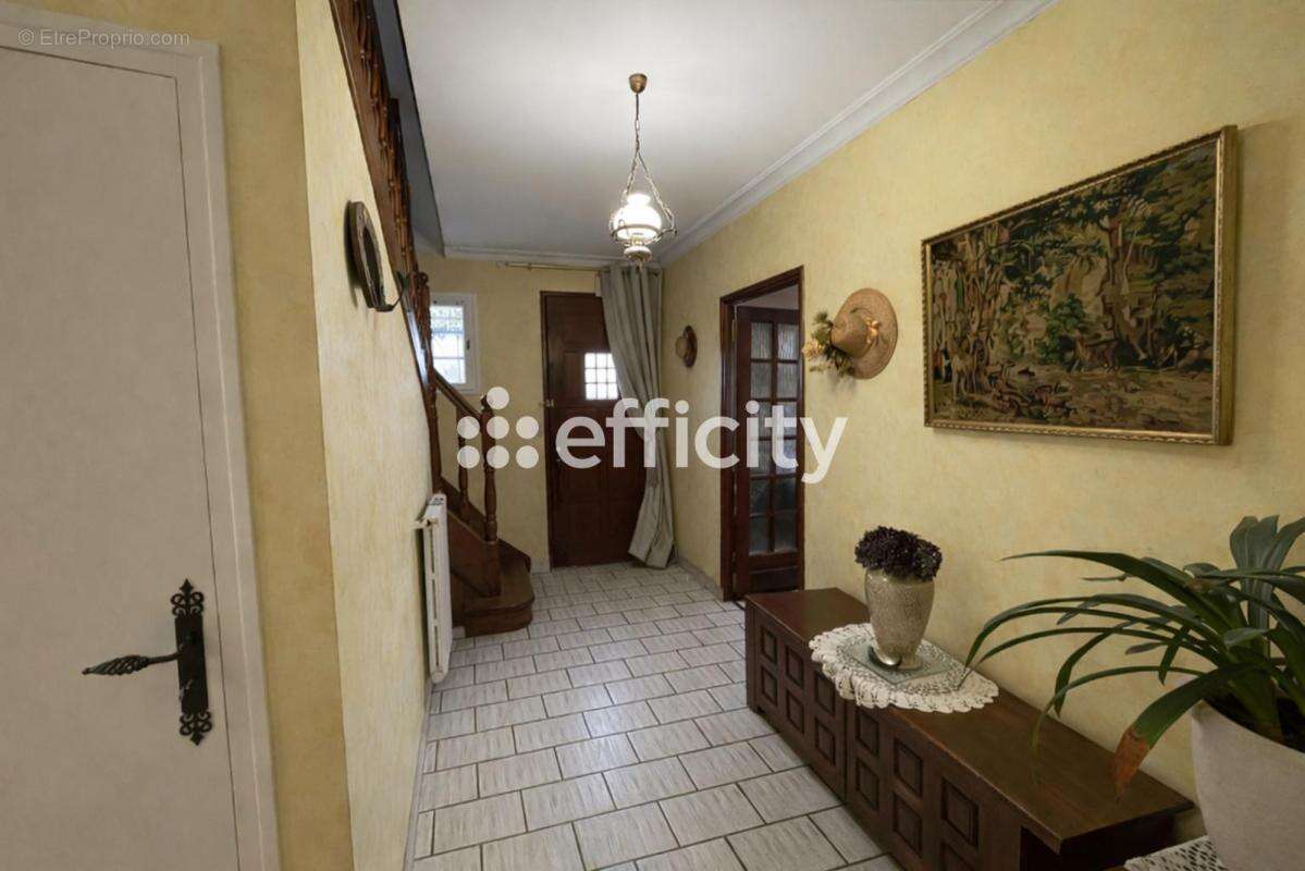 Maison à SAINT-HERNIN