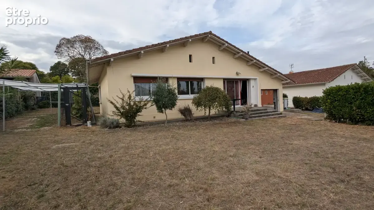 Maison Saint Pierre du Mont - photo 1