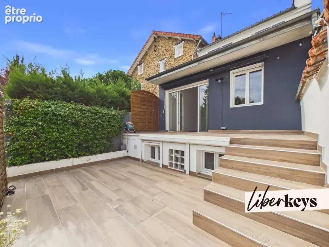 Magnifique maison de ville entièrement rénovée – 137 m² – 3 chambres – terrasses – garage - rer a pied - photo 19