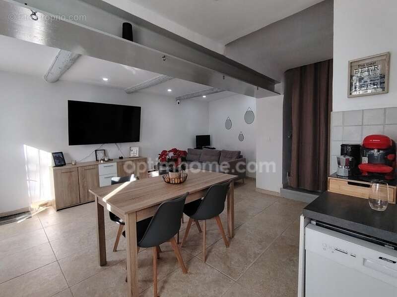 Maison à CABRIERES-D&#039;AIGUES