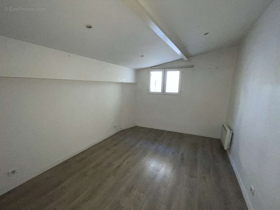 Appartement à MARSEILLE-2E