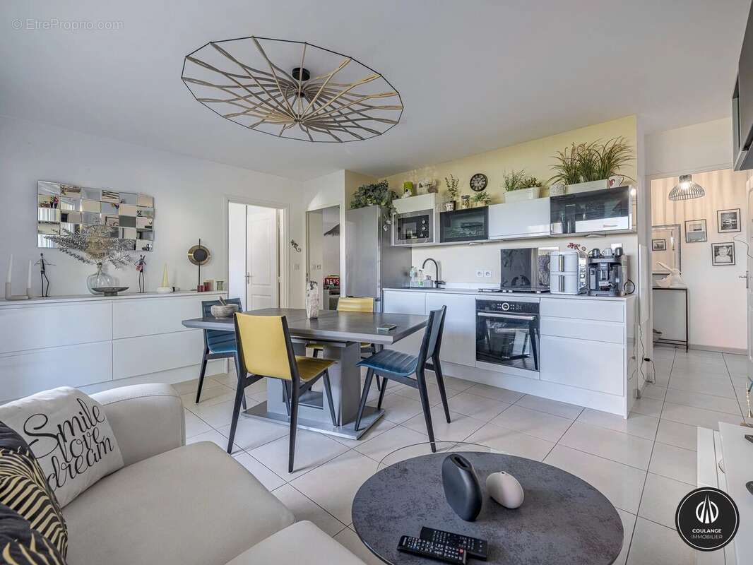 Appartement à MARSEILLE-8E
