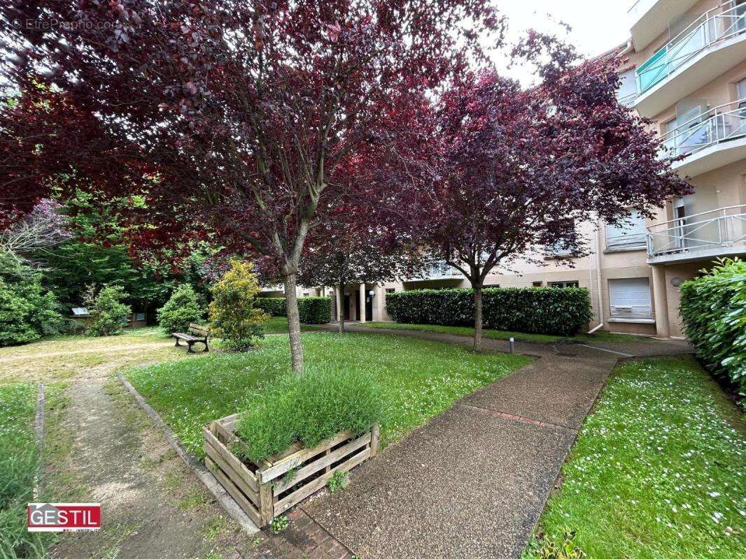 Appartement à JOUY-LE-MOUTIER