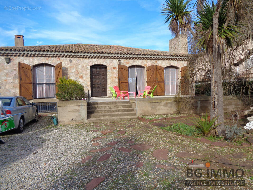 Villa F6/7 sur 1554 m2 de terrain avec garage et piscine - photo 16