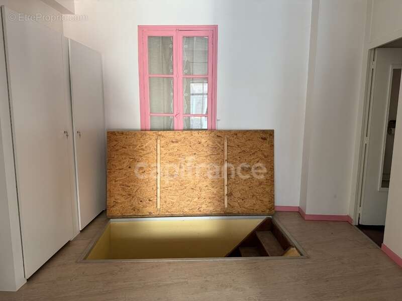 Local/bureau plus studio à vendre AUXERRE (89) local de 55 m2 plus  stuio de 28 m2 - photo 5