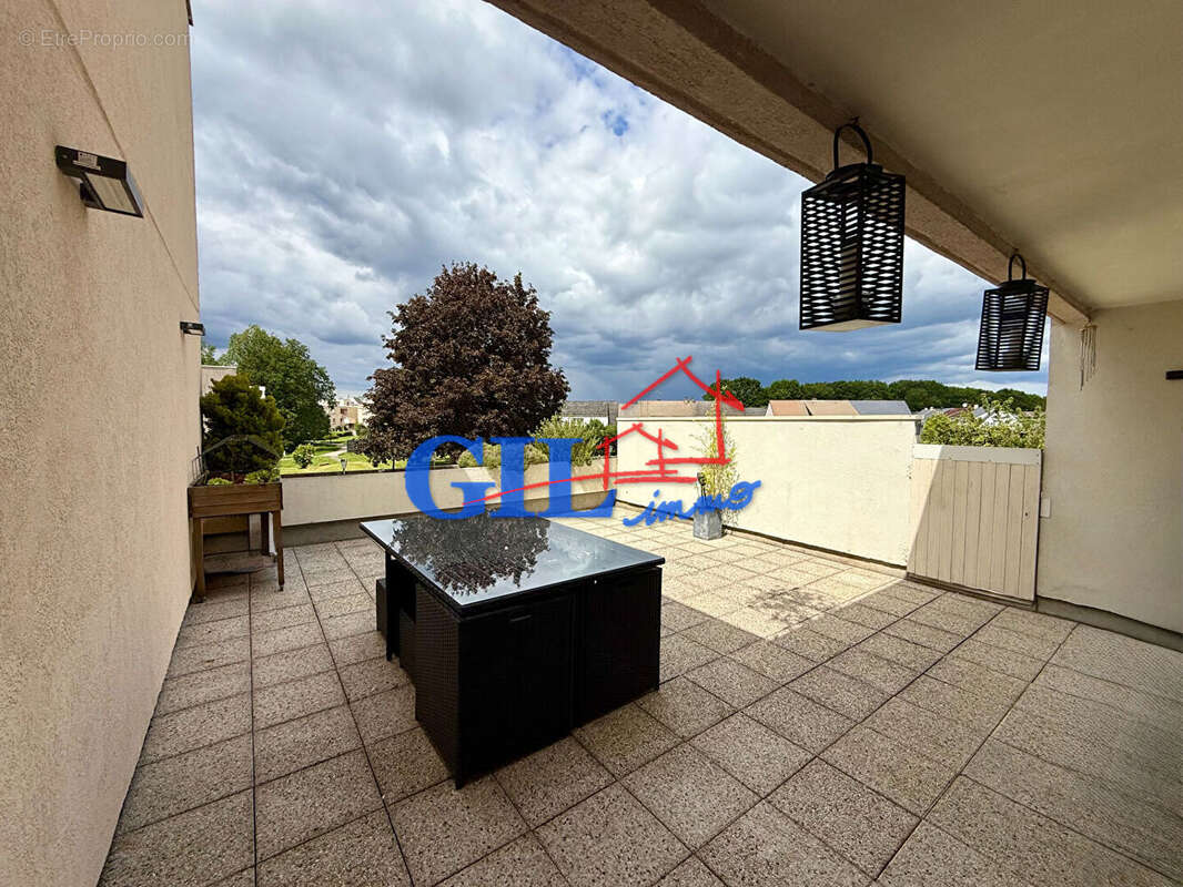 Appartement à SAVIGNY-LE-TEMPLE