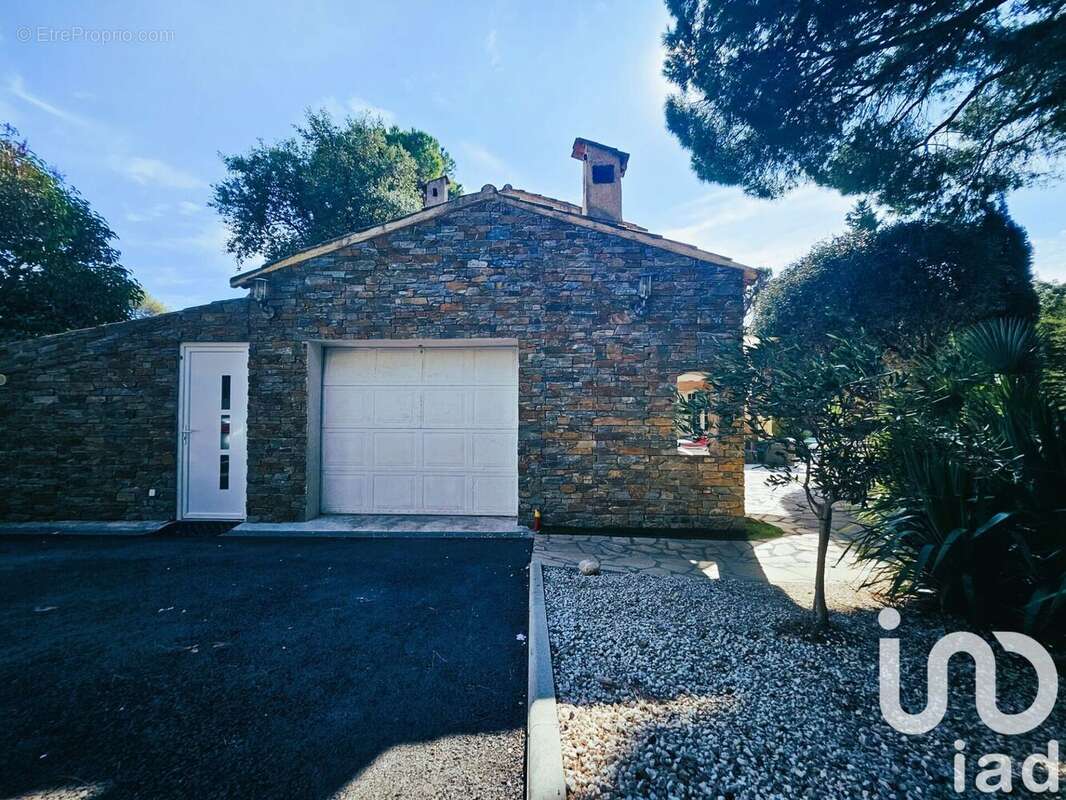 Photo 2 - Maison à SAINT-RAPHAEL