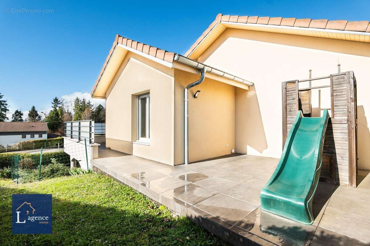 Maison à CESSY