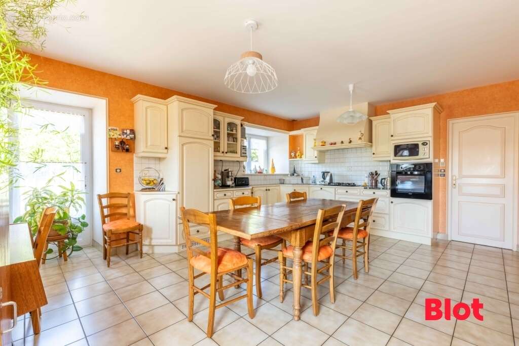 Maison à SAINT-JOUAN-DE-L&#039;ISLE